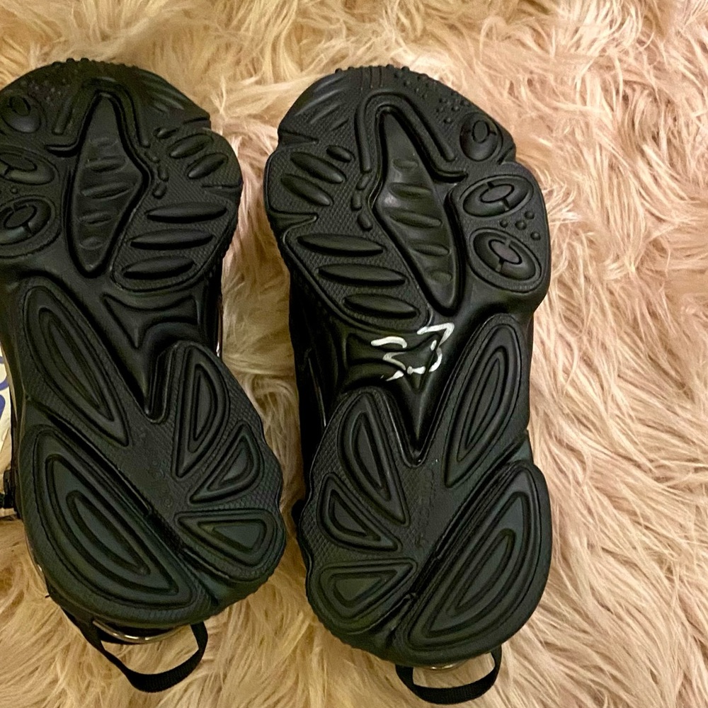 Adidas | BLACK Ozweego Sneaker Mens 4/Womens 6 NWT - Picture 8 of 13